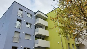 Gebäuderückseite der Häuser Moltkestraße 3 und 5 während der Sanierung.